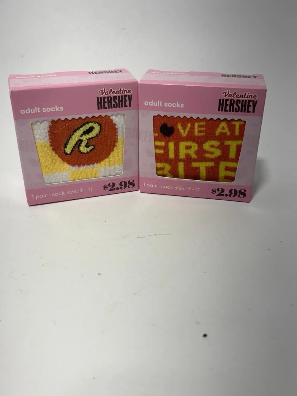 Hershey Reese’s Valentine Adult Socks Lot 2 Love at First Bite Size 9-11 New